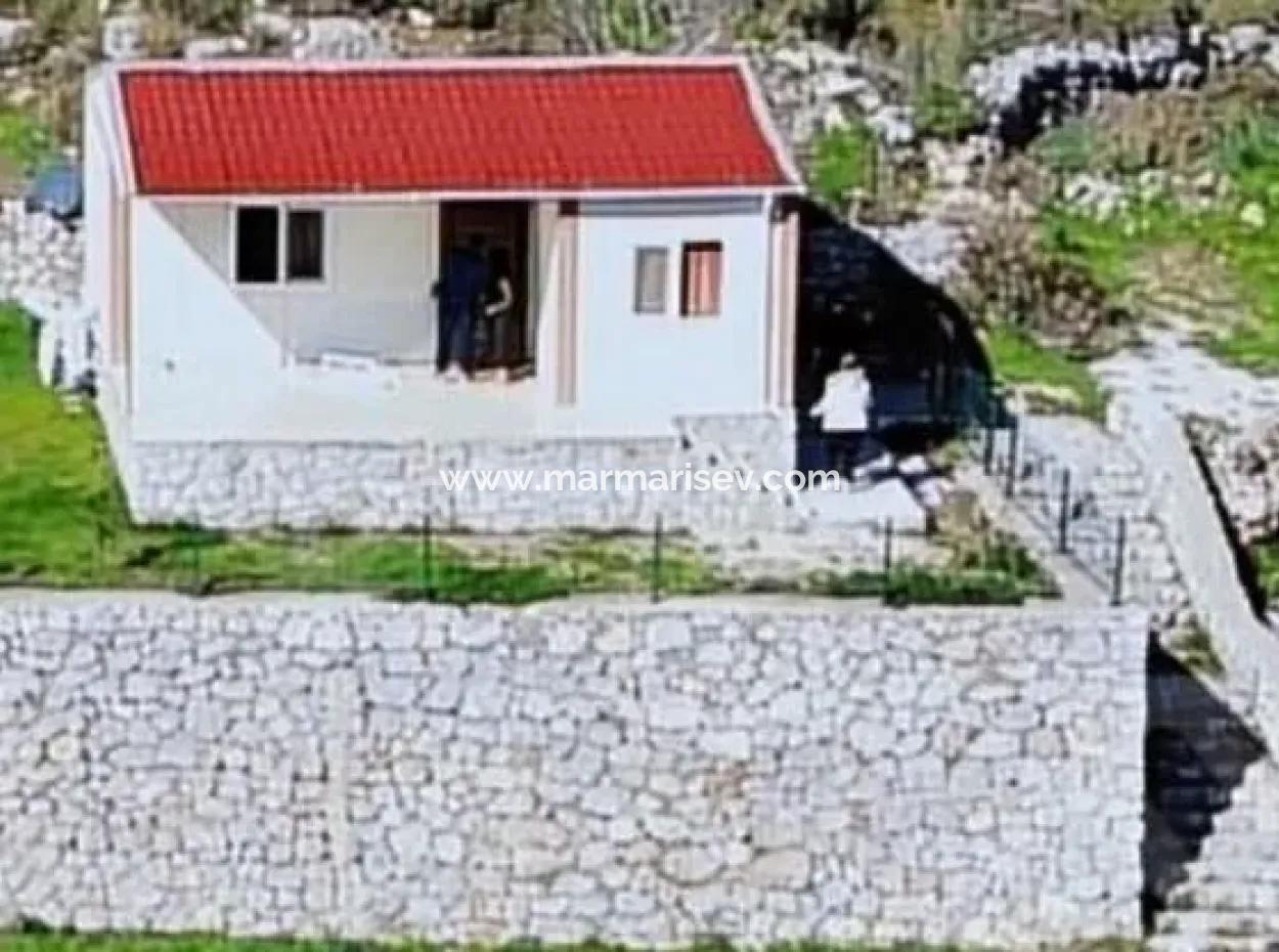 Marmaris Söğüt Köyünde Deniz Manzaralı 2100M2 Prefabrik Köy Evi Satılık