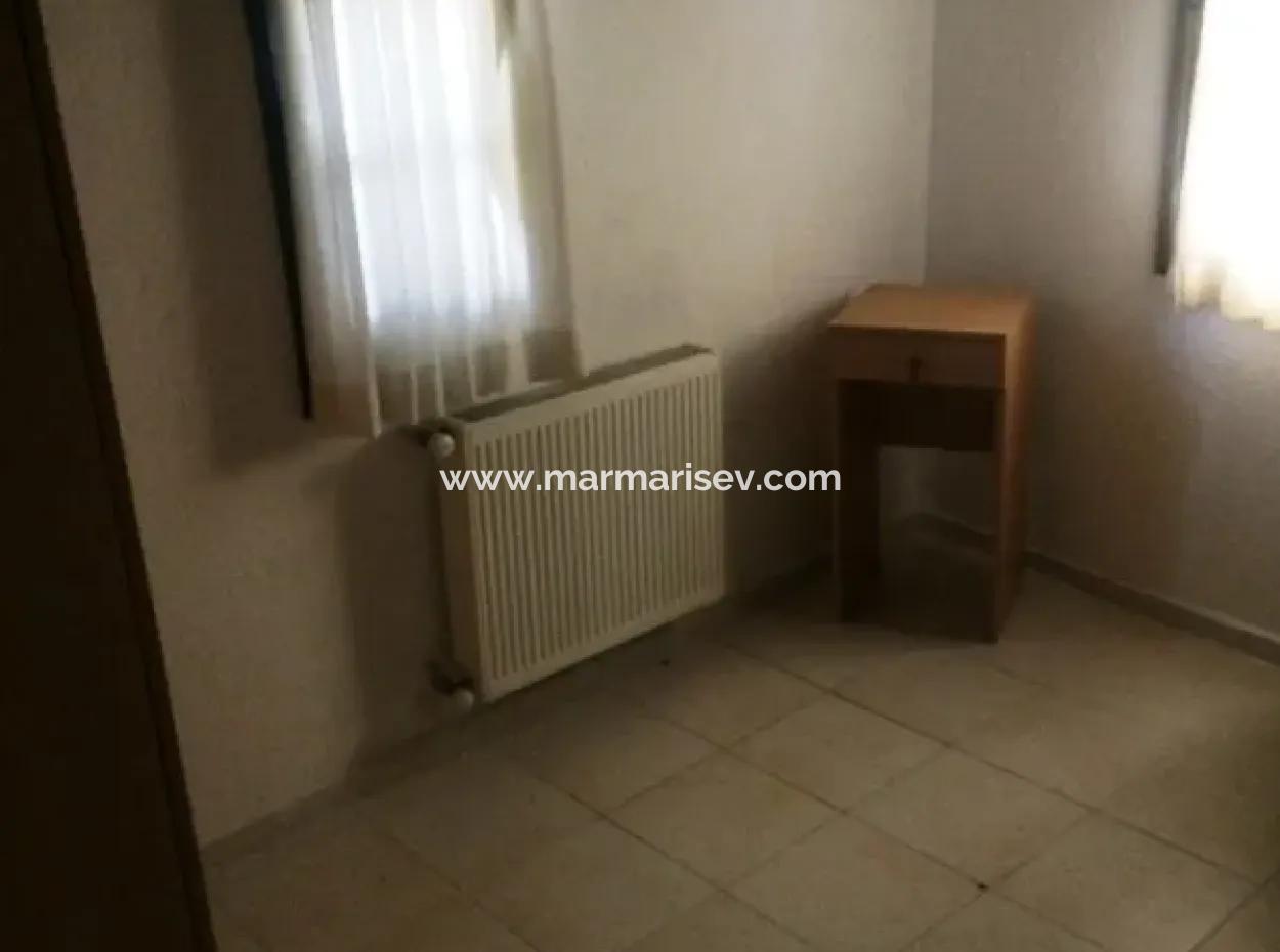 Gökova Bölgesinde Satılık Yüzme Havuzlu 8 Oda Taş Villa 740M2 Arsa