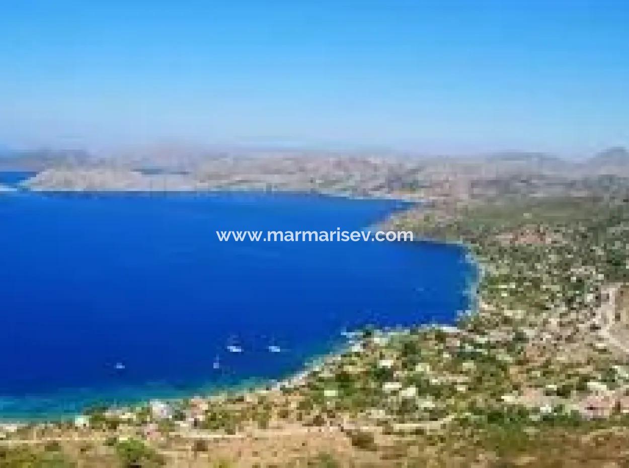 Emlakçıdan Marmaris İlçesi Söğüt Mahallesinde Denize Sıfır 1600 M2 Koy