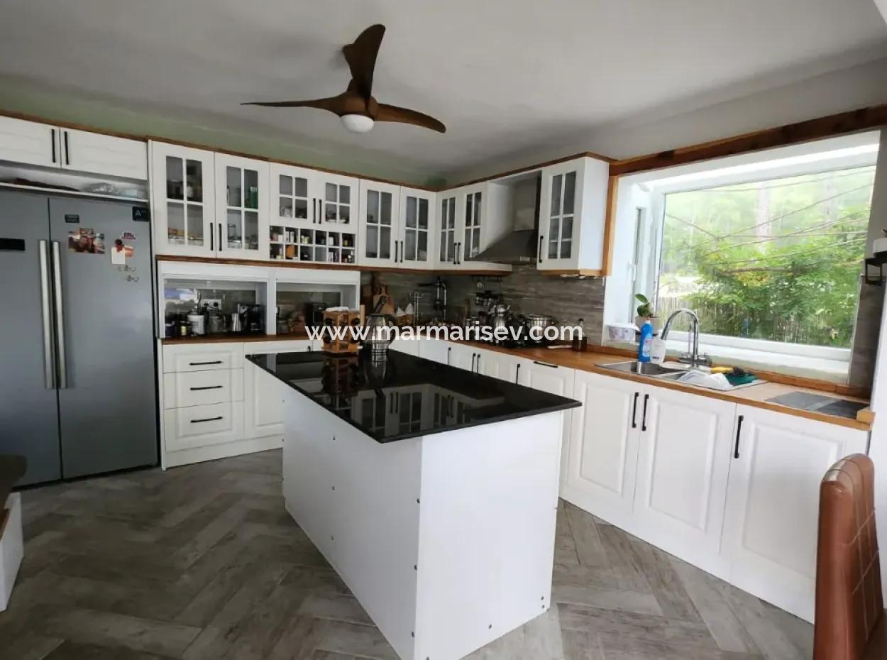 Ortaca Mahallesi Satılık 10.000 M2 İçerisinde Özel Yapım Havuzlu Çiftlik Evi