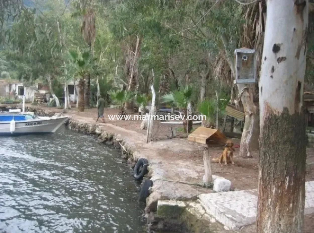 Marmaris Körfezinde Denize Sıfır Villa.önüne Tekne Bağlayabilirsiniz.700M2 Arsa
