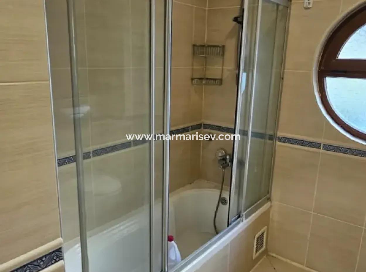 Marmaris Siteler Mahallesi’nde 3+1 Havuzlu Kiralık Lüks Daire