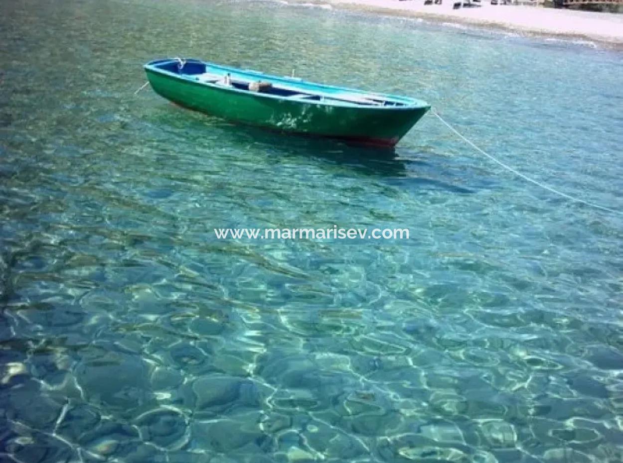 Denize Sıfır Satılık Butik Otel Yacht Club 12000 M2 Arsa Üzerine Kurulu