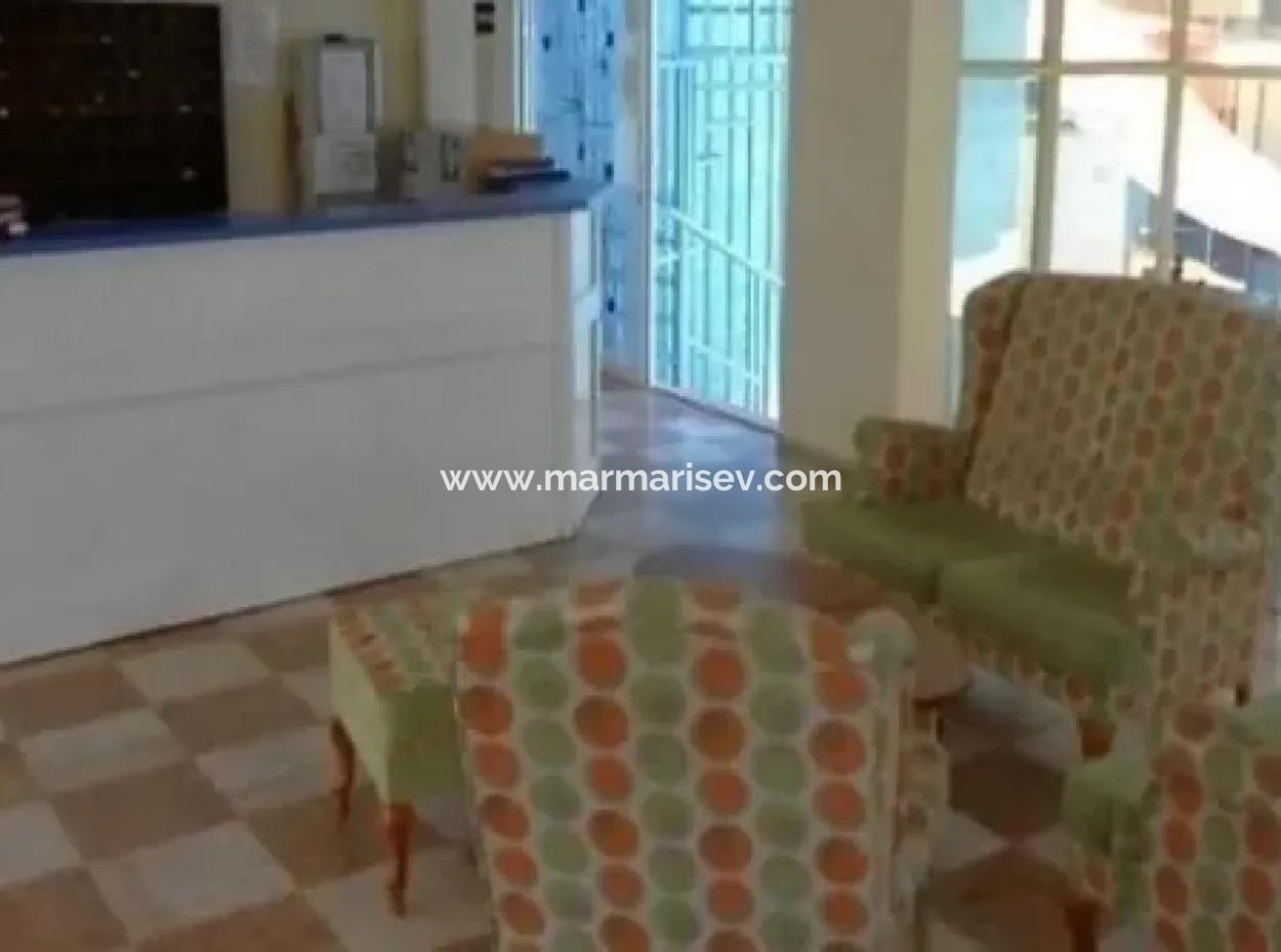 Marmaris Merkezinde Satılık 33 Odalı Apart Otel