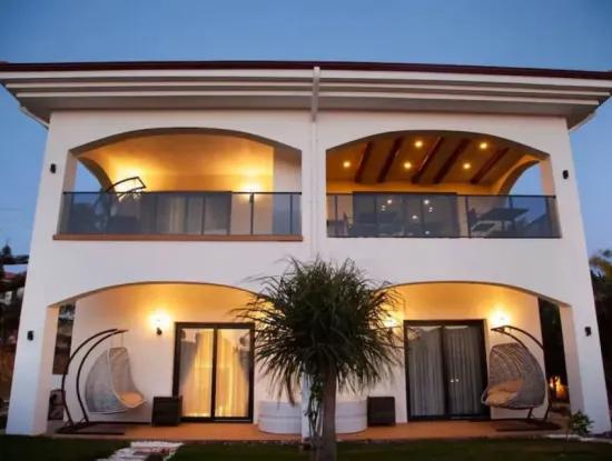 Datça Merkez Özel Yapım 7 Odalı Satılık Butik Otel