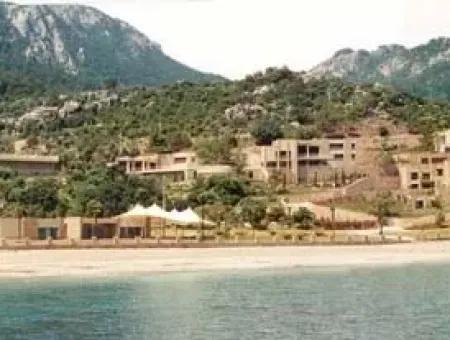 Marmaris,Te 100000M2 Arsa Üzerine Kurulu Helikopter Pisti Mevcut Tatil Köyü