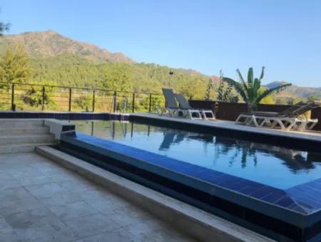 Ortaca Mahallesi Satılık 10.000 M2 İçerisinde Özel Yapım Havuzlu Çiftlik Evi