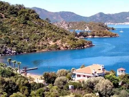 Marmaris Körfezinde Denize Sıfır Villa.önüne Tekne Bağlayabilirsiniz.700M2 Arsa
