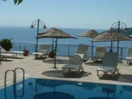 Deniz Manzaralı 46 Adet Apart Otel Yüzme Havuzlu Turunç Bölgesinde