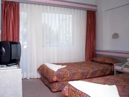 Marmaris Merkezinde Denize Yakın Satılık 70 Oda Otel